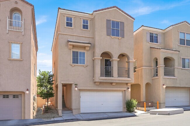 10621 Nevada Falls Ave in Las Vegas, NV - Building Photo - Building Photo