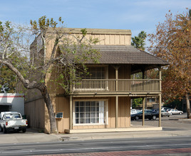 Saddleback Lodge in Santa Ana, CA - Foto de edificio - Building Photo