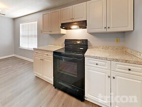 22 Kingsway Rd in Irmo, SC - Building Photo - Building Photo