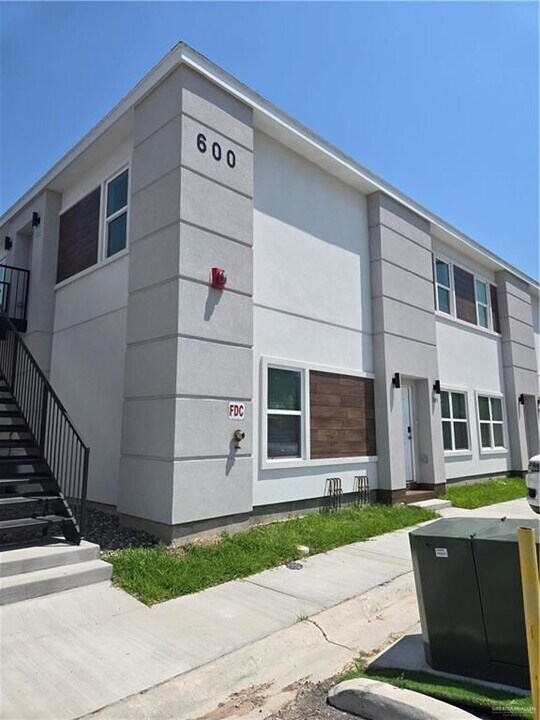 901 E Yuma Ave in McAllen, TX - Building Photo