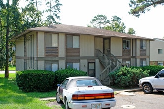 732 Pointe Ct in Tallahassee, FL - Building Photo - Building Photo