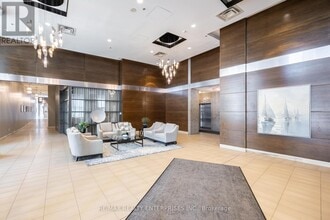 1 Hurontario St in Mississauga, ON - Building Photo - Building Photo