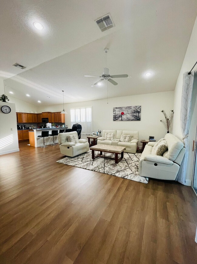 5536 Burlwood Dr in Orlando, FL - Foto de edificio - Building Photo