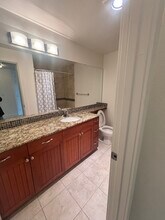 3008 N Narrows Dr, Unit A304 in Tacoma, WA - Foto de edificio - Building Photo