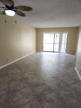3105 Oakland Shores Dr in Oakland Park, FL - Building Photo - Building Photo