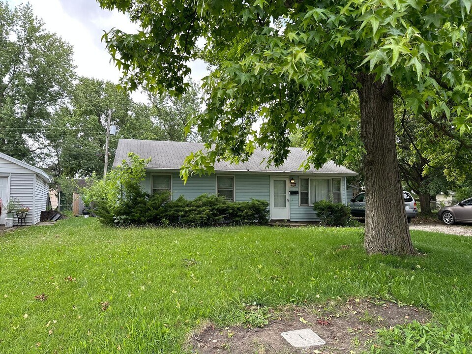 1405 Holly Hill Dr in Champaign, IL - Building Photo
