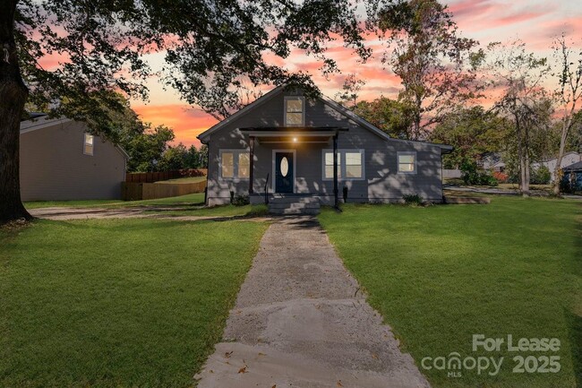 property at 225 N Lee St