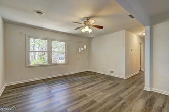 1061 Cone Rd in Forest Park, GA - Building Photo - Building Photo