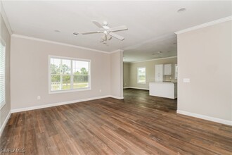 863 Grant Blvd in Lehigh Acres, FL - Foto de edificio - Building Photo