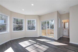 27 Woodside Dr in Tolland, CT - Building Photo - Building Photo
