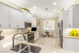 13628 Mandarin Cir in Naples, FL - Foto de edificio - Building Photo