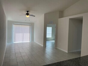 4414 SW 8th Ct in Cape Coral, FL - Building Photo - Building Photo