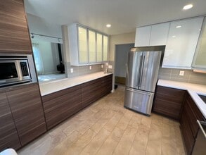 202 Montebello Ave in Mountain View, CA - Building Photo - Building Photo