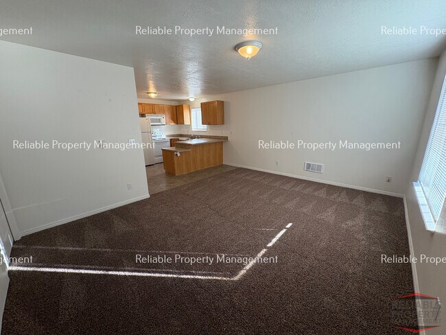 3723 Deloy Dr, Unit 1 in Idaho Falls, ID - Building Photo - Building Photo