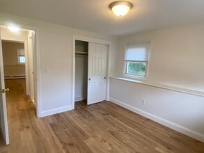 121 Cambridge Rd, Unit B2 in Woburn, MA - Foto de edificio - Building Photo