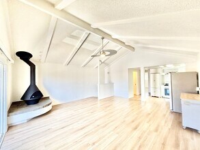 372 Highland Dr in Oxnard, CA - Building Photo - Building Photo