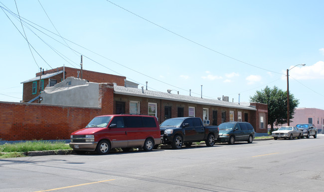 900 S Tays St in El Paso, TX - Building Photo - Building Photo