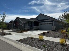 5127 N Quemoy St in Aurora, CO - Building Photo - Building Photo