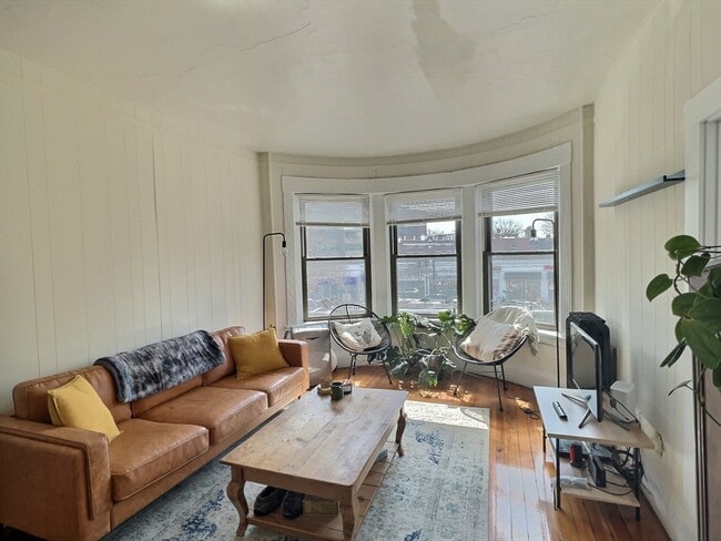 1390 Beacon St in Brookline, MA - Building Photo - Building Photo