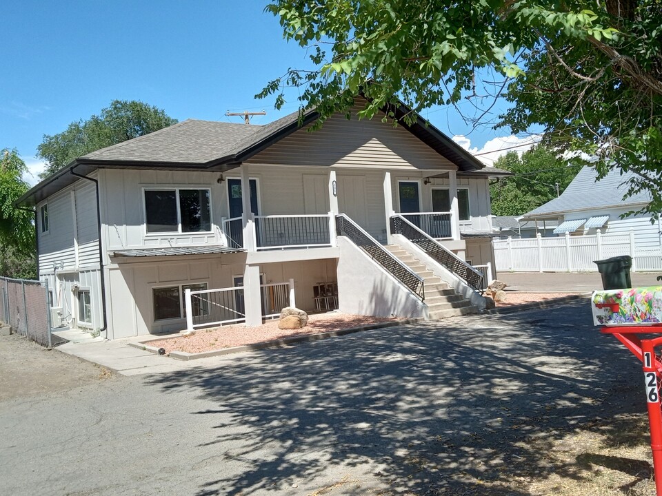 131 E 300 N, Unit 3 in Price, UT - Foto de edificio