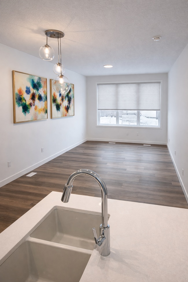 20903-20925 25 Ave NW in Edmonton, AB - Building Photo - Building Photo