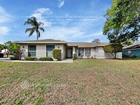 5517 Highlands Vue Ln in Lakeland, FL - Building Photo