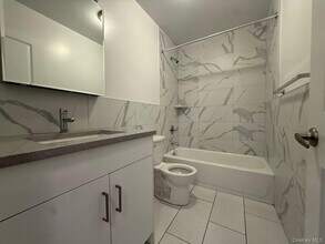 57-14 Xenia St in Queens, NY - Building Photo - Building Photo