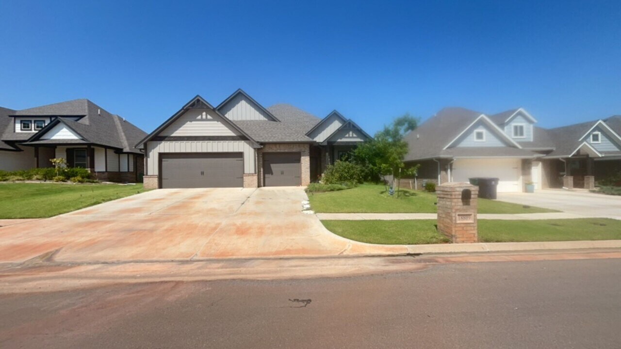 18809 Grove Pkwy in Edmond, OK - Building Photo