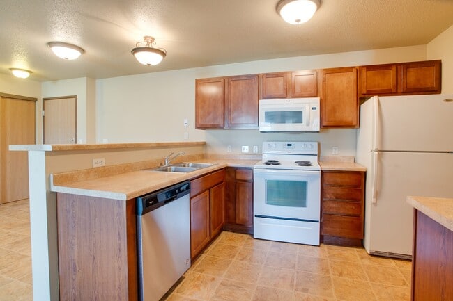 Waterstone Apartments in Moorhead, MN - Foto de edificio - Building Photo