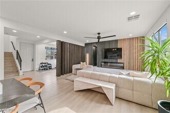 5571 S Spearfish Lake Ct in Las Vegas, NV - Building Photo - Building Photo