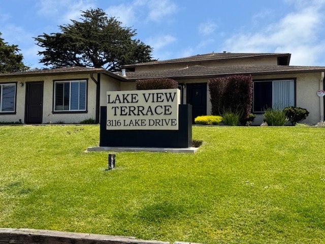 Lake View Terrace Apartments in Marina, CA - Building Photo - Building Photo