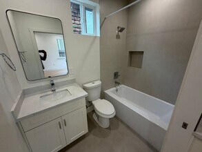 2422 Kayak Alley in Sacramento, CA - Building Photo - Building Photo