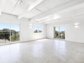 860 NE 78th St in Miami, FL - Building Photo - Building Photo
