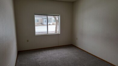 803 N West St in Janesville, MN - Building Photo - Building Photo