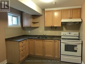 2535 Symington Ct in Mississauga, ON - Building Photo - Building Photo