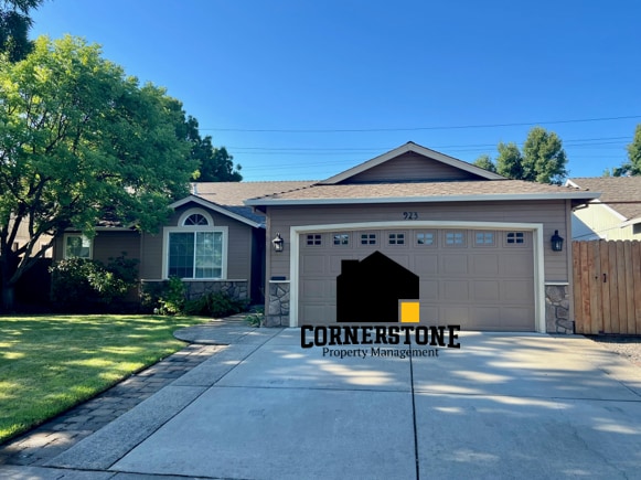 property at 923 Hampton Way