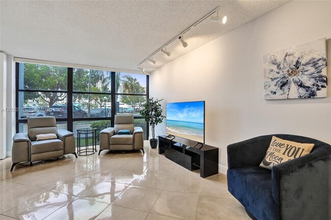 property at 1000 Parkview Dr