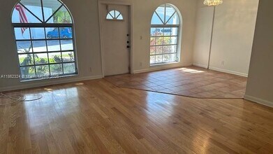 7911 Camino Cir in Miami, FL - Building Photo - Building Photo