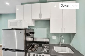 534 E 14th St in New York, NY - Building Photo - Building Photo