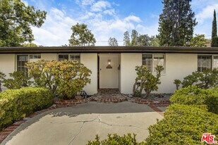4730 Cerrillos Dr in Los Angeles, CA - Building Photo