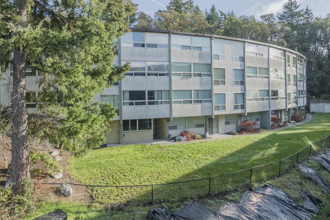 Olympic View Apartments in Bremerton, WA - Building Photo