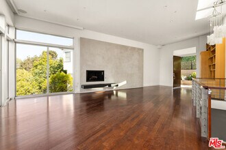 3255 Fernwood Ave in Los Angeles, CA - Building Photo - Building Photo