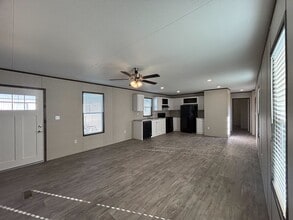 204 Linda St in Conroe, TX - Building Photo - Building Photo