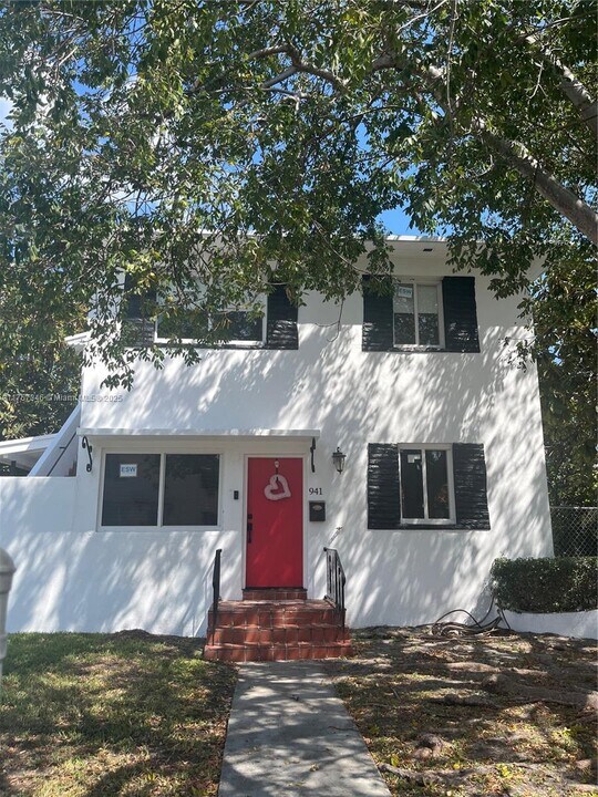 943 SW 6th Ave-Unit -943 in Miami, FL - Building Photo