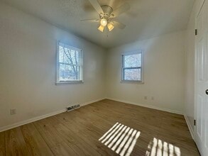 407 West Adams Avenue in Fairfield, IA - Foto de edificio - Building Photo