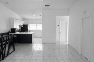 7891 W 29th Way in Hialeah, FL - Building Photo