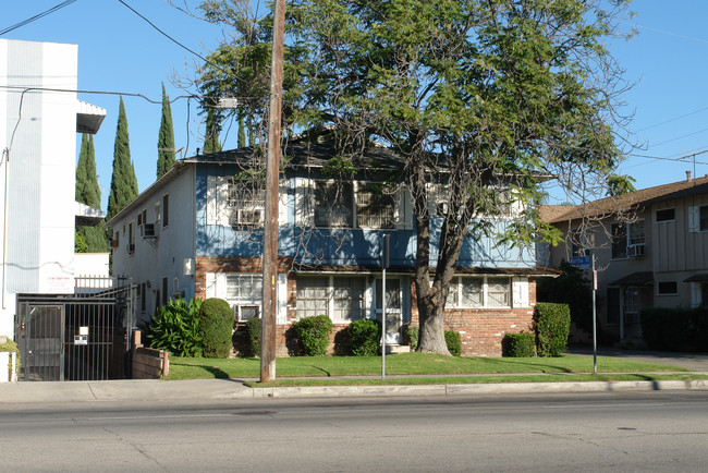 5628 Whitsett Ave in Valley Village, CA - Building Photo - Building Photo