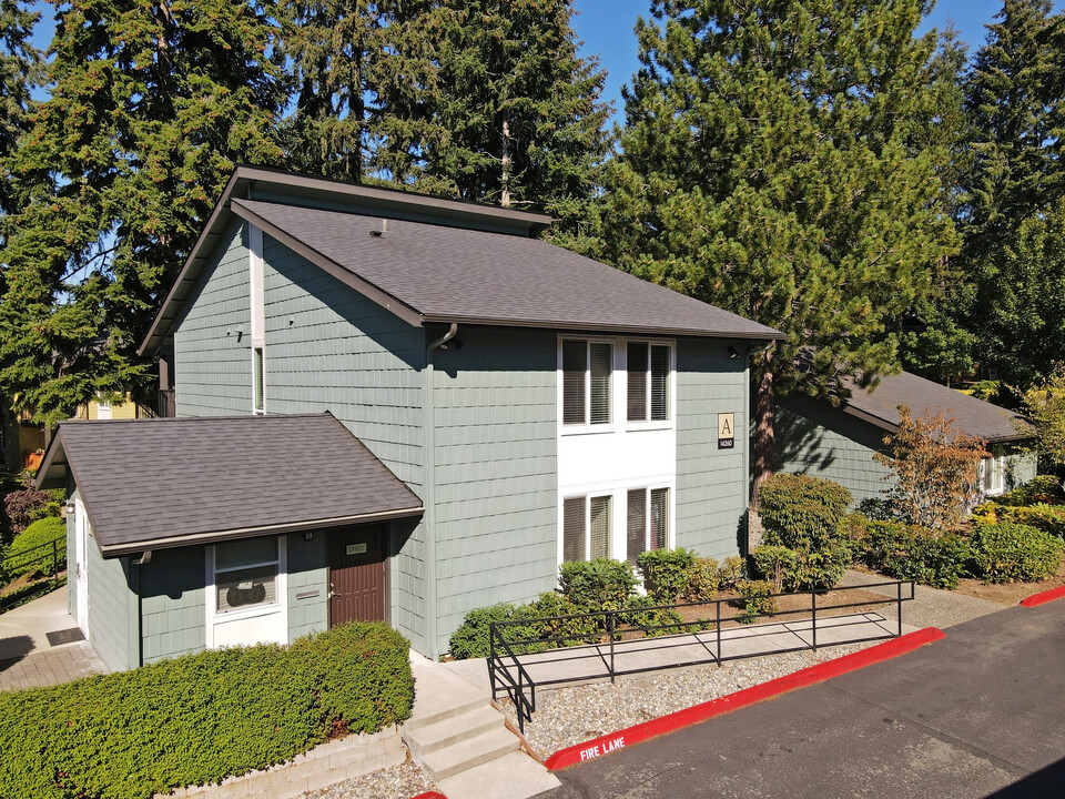 The Kamber Ridge Apartments in Bellevue, WA - Foto de edificio