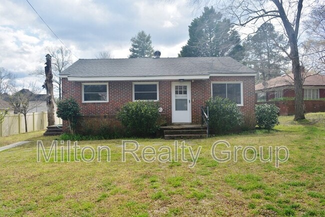 property at 105 W Lofton St