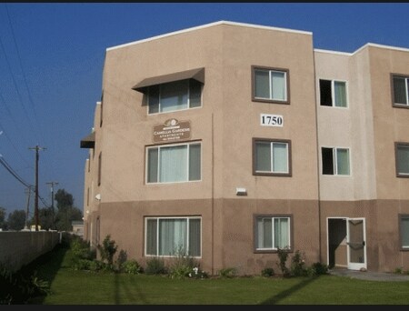 The Camellias in Bakersfield, CA - Building Photo